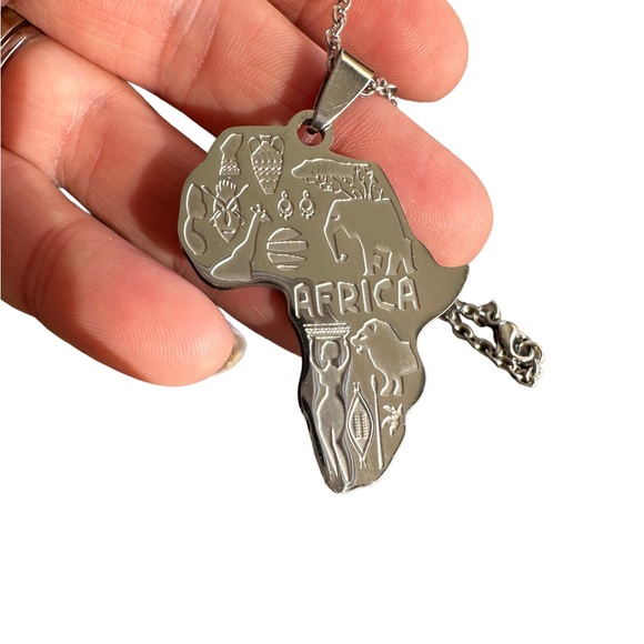 Silver Tone Africa Continent Pendant Necklace - Picture 3 of 5